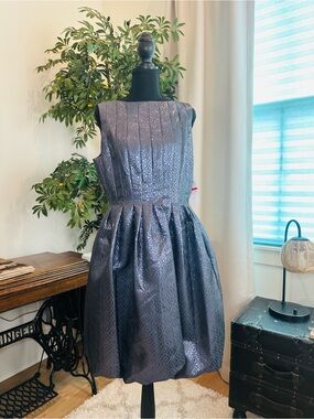 Maggy London | Dresses | Maggy London Illusion Yoke Crepe Cocktail Dress